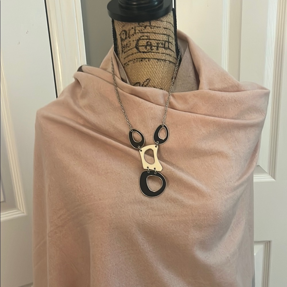 Vintage Modern Metal Necklace